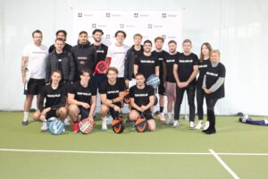 Les étudiants participant à la finale du SKOLAE Padel Tour